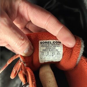 Sorel boots women’s size 8.5 NWT